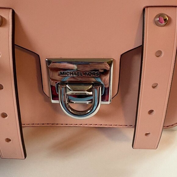 Michael Kors Manhattan Small Messenger Crossbody bag in a smokey rose color. - Picture 6 of 8